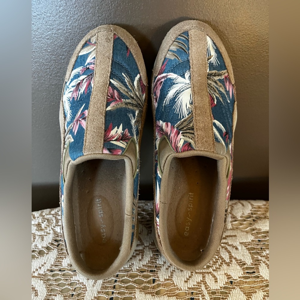 Easy Spirit Womens Slip-On Sneakers EST TravelTime 240 Tropical Hawaiian Print